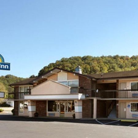 デイズ イン バイ ウィンダム ペインツビル Paintsville エクステリア 写真